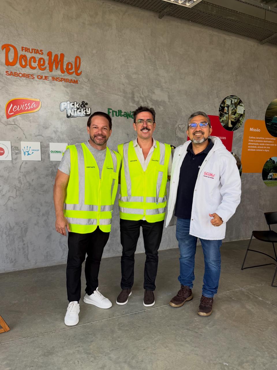Equipe Celeiro Foods em visita ao centro de distribuição do Grupo Doce Mel