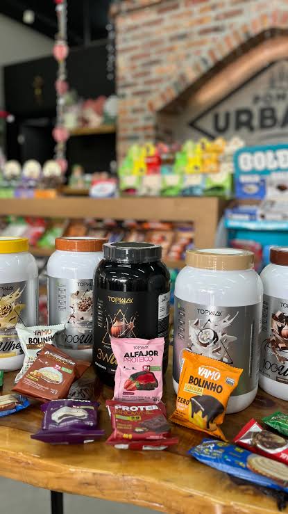 Linha de produtos Topway: wheys, alfajores, bolinhos e snacks proteicos